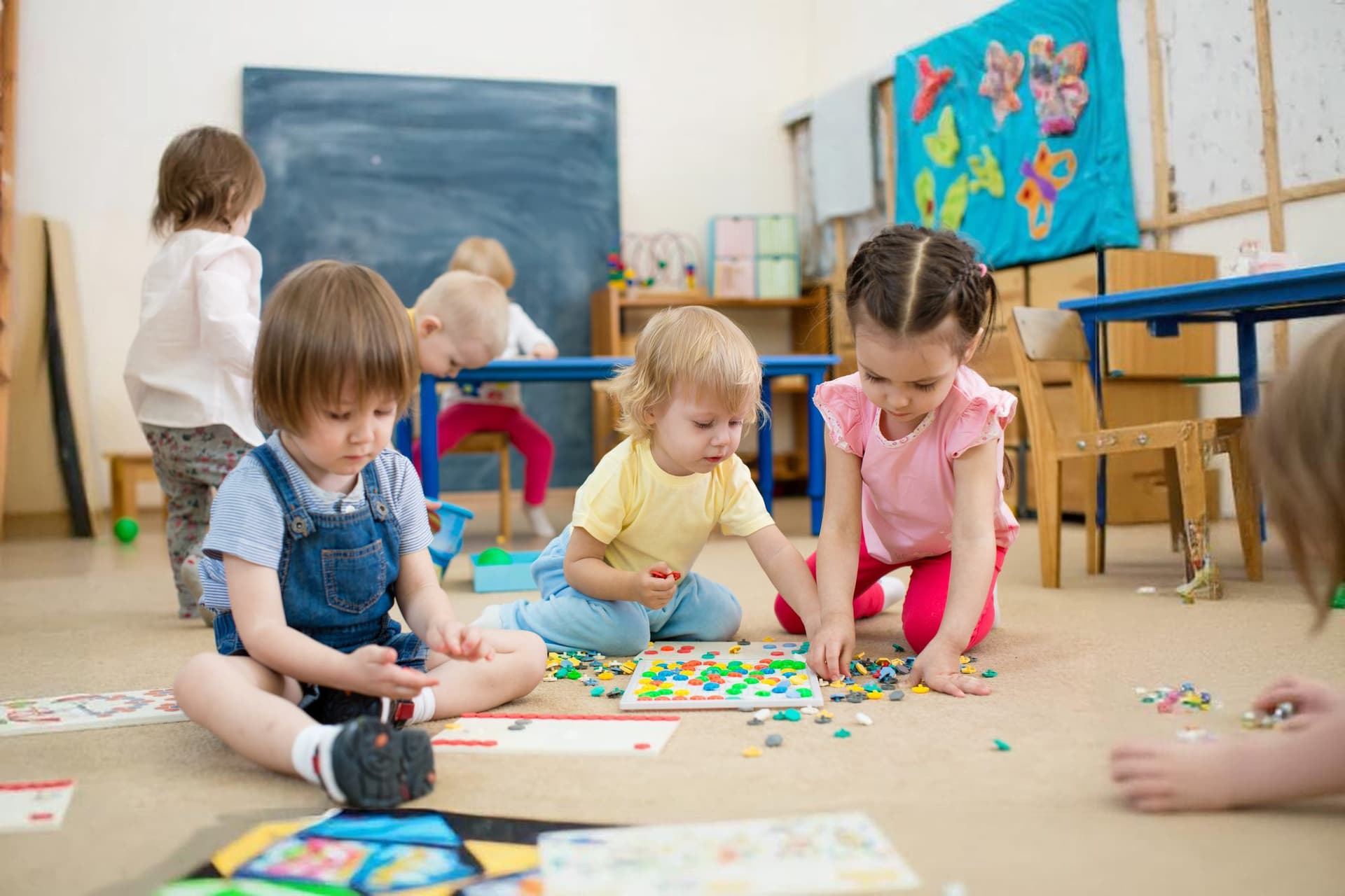 Children learning together at Wee Discover in Waterford Township