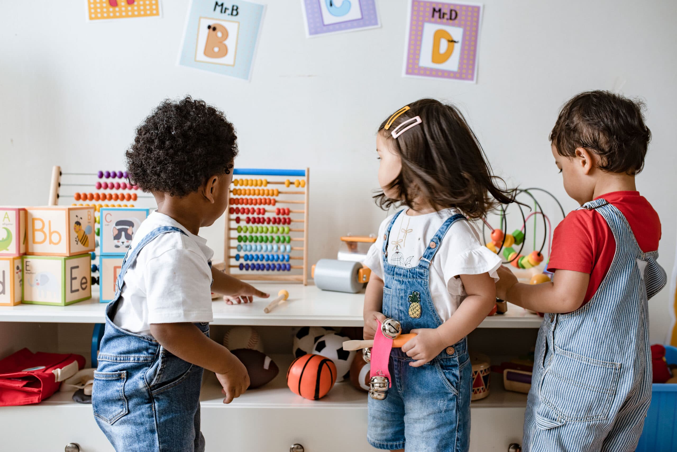 Children learning at Wee Discover